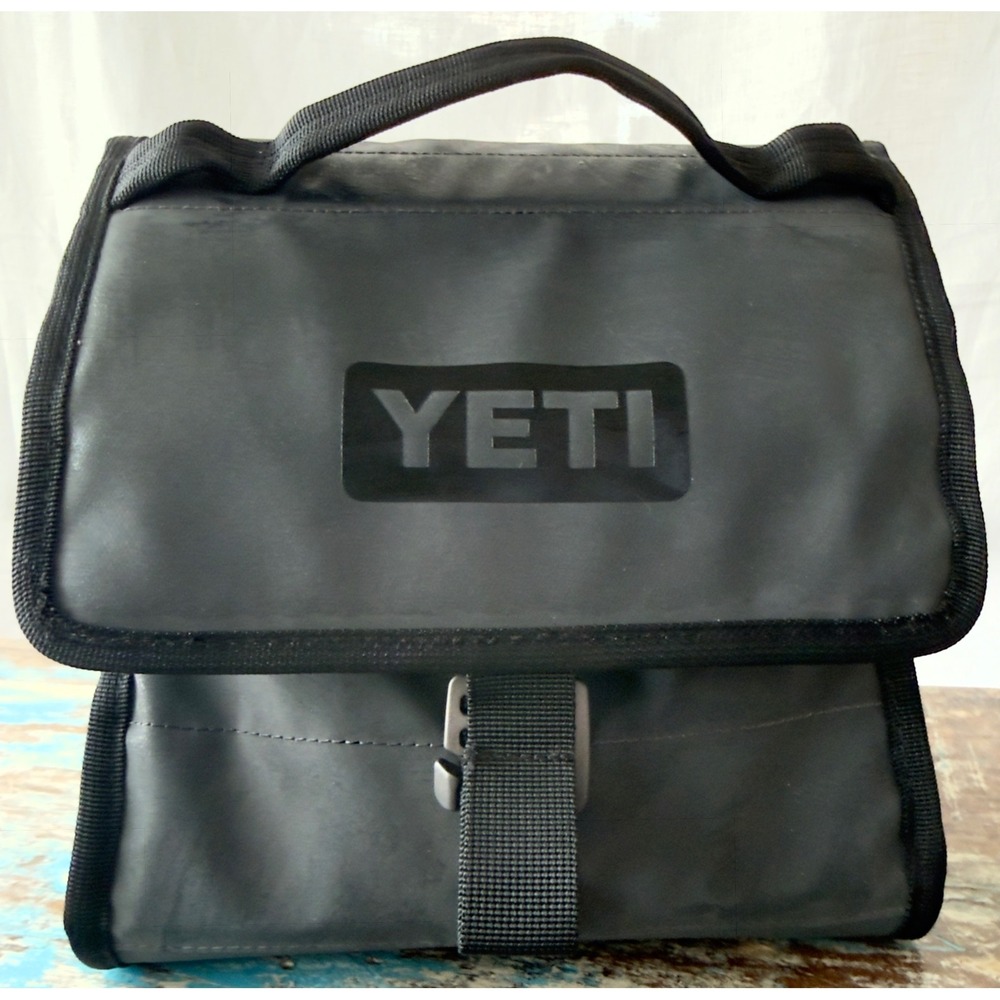 YETI Daytrip Foldable Lunch Bag with Coldcell Flex Insulation, Great Condition